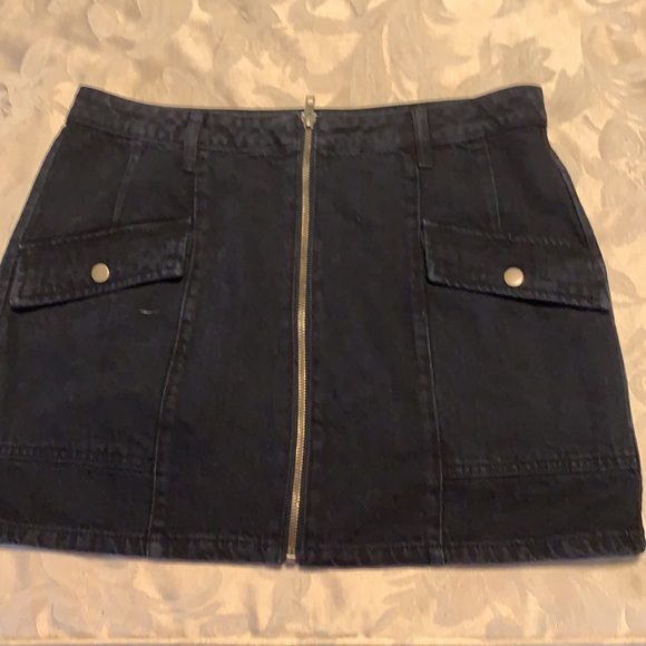 Forever 21 Denim Mini-Skirt, Size L - Picture 3 of 7